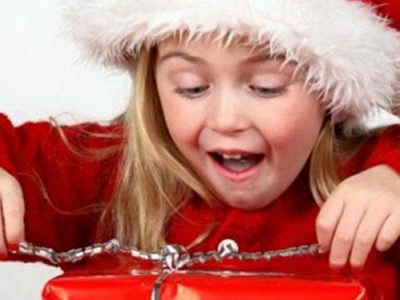 Как выбрать правильные новогодние подарки детям сотрудников компании?