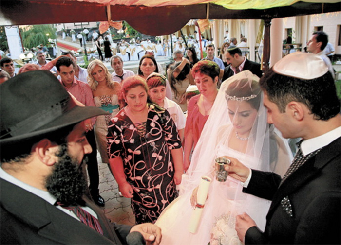 Как выбрать оригинальный подарок на еврейскую свадьбу?